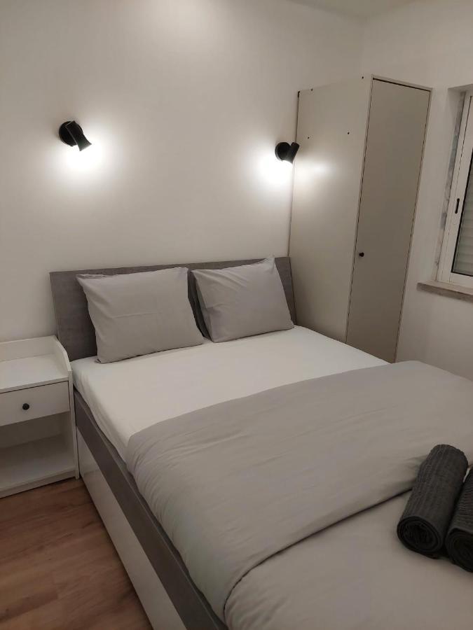 Lisbon South Bay Rooms Almada Exteriör bild