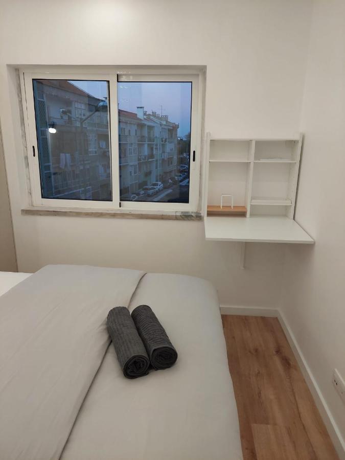 Lisbon South Bay Rooms Almada Exteriör bild