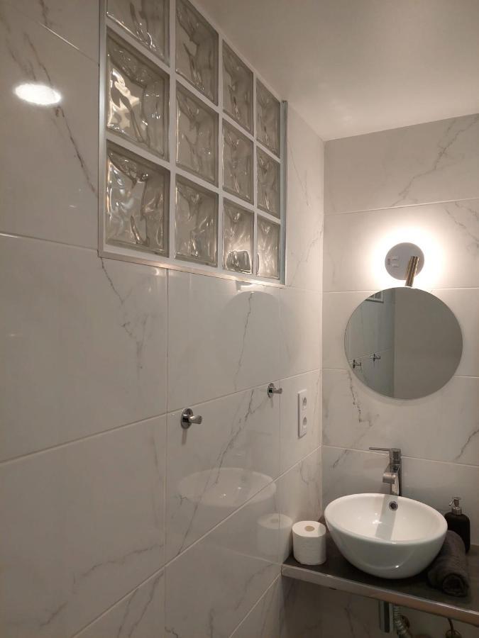 Lisbon South Bay Rooms Almada Exteriör bild