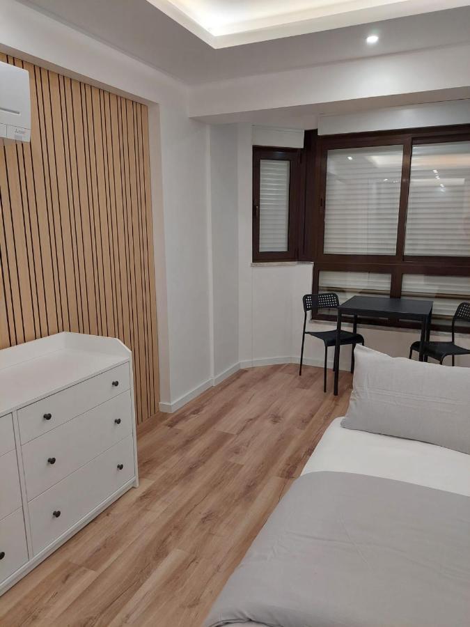 Lisbon South Bay Rooms Almada Exteriör bild