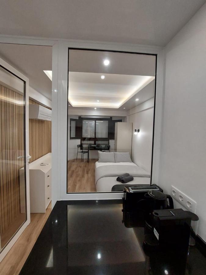 Lisbon South Bay Rooms Almada Exteriör bild